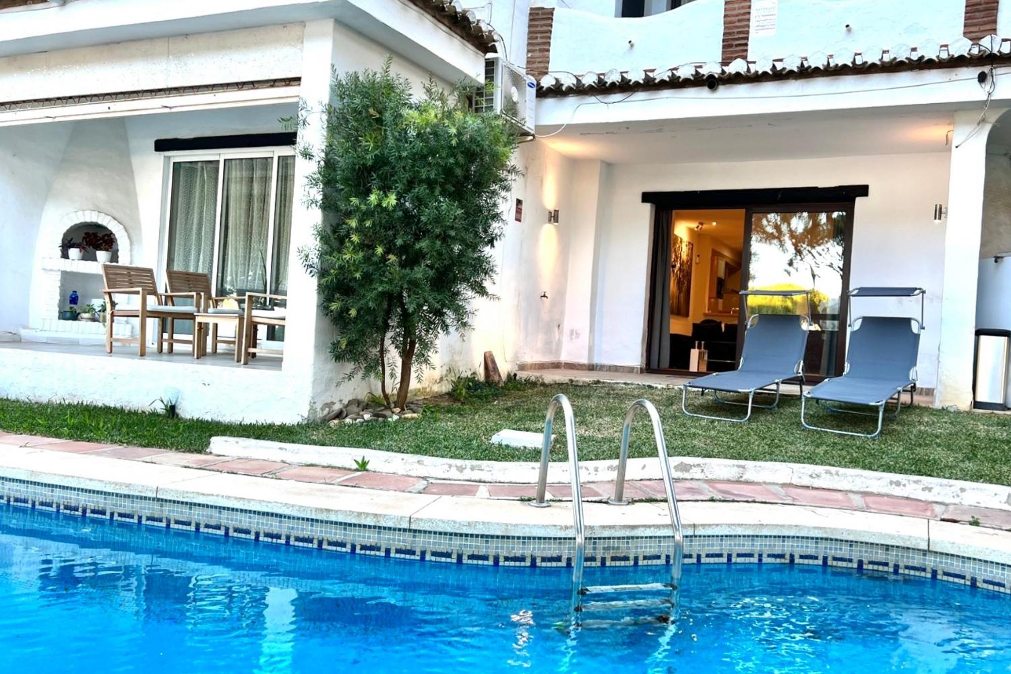 Mijas Costa - Beachside Apartment-B Sitio de Calahonda Extérieur photo